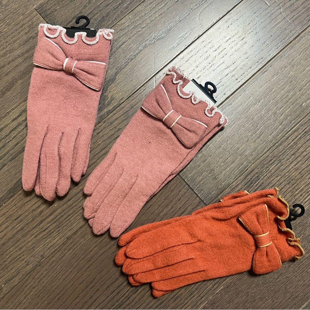Wool gloves